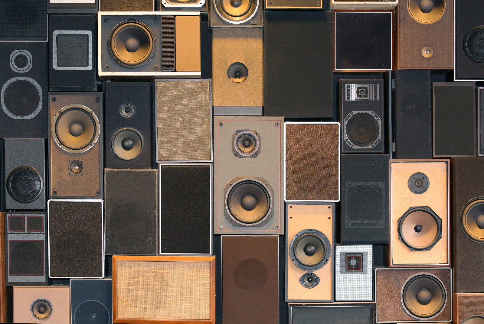 music column textured Speakers, Smart Home (Έξυπνο Σπίτι) with KNX, Control4 Ελλάδα Κύπρος